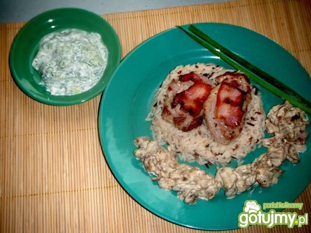 Medaliony z polędwicy wieprzowej i kurki Medaliony z polędwicy wieprzowej i kurki