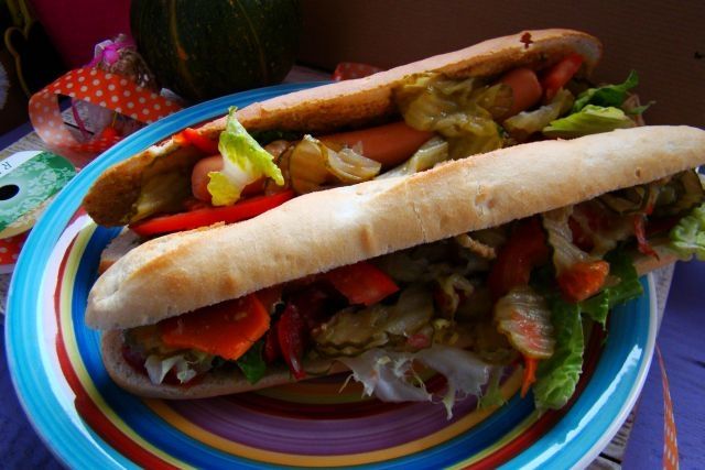 Mega hot - dogi z warzywami 