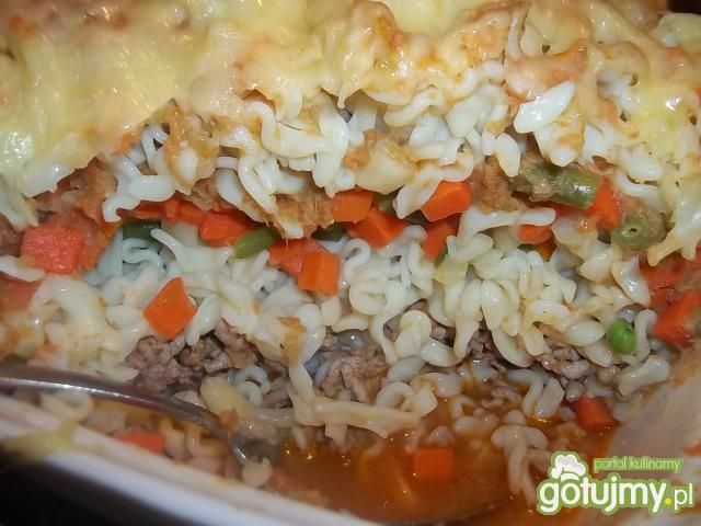 Mega zapiekanka z makaronem Mega zapiekanka z makaronem