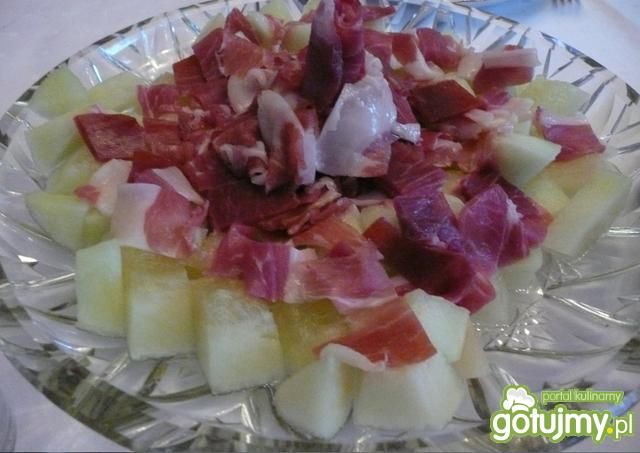 Melon podany z szynką parmeńską Melon podany z szynką parmeńską