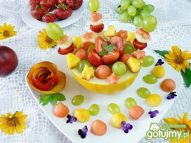 Melonowa miseczka owocowa Melonowa miseczka owocowa