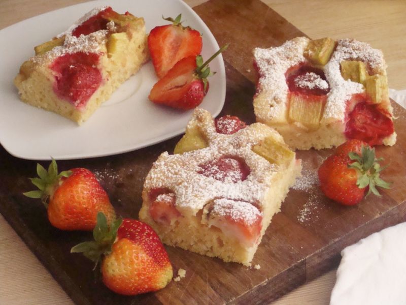 Mięciutkie ciasto z owocami  Mięciutkie ciasto z owocami