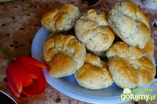 Miękkie i długo świeże bułki z makiem Miękkie i długo świeże bułki z makiem