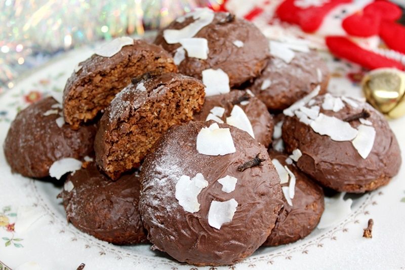 Miękkie pierniczki kokosowo-jaglane w czekoladzie