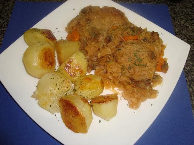 Mielone duszone z kapusta i pieczarkami