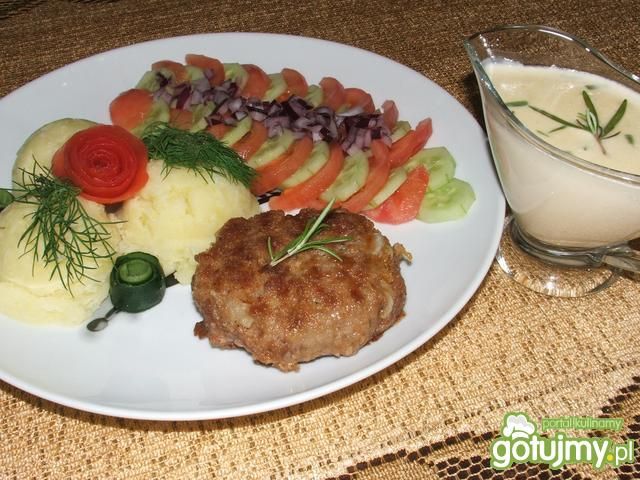 Mielone gyros z sosem serowo-czosnkowym