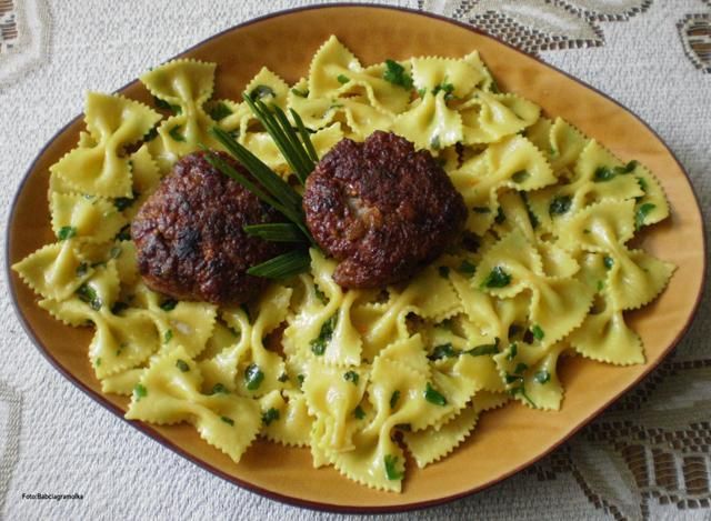 Mielone kotleciki doprawione musztardą 