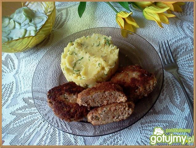 Mielone kotleciki z ogórkiem kiszonym