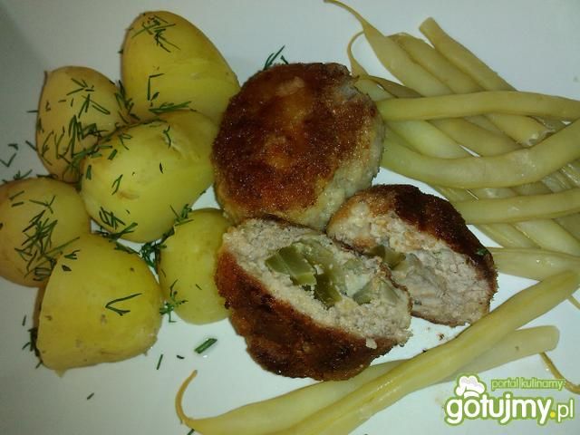 Mielone kotleciki z ogórkiem kiszonym 