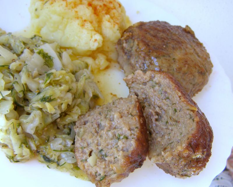 Mielone kotlety wieprzowo-wołowe z koperkiem