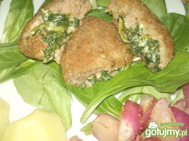 Mielone nadziewane szpinakiem i fetą Mielone nadziewane szpinakiem i fetą