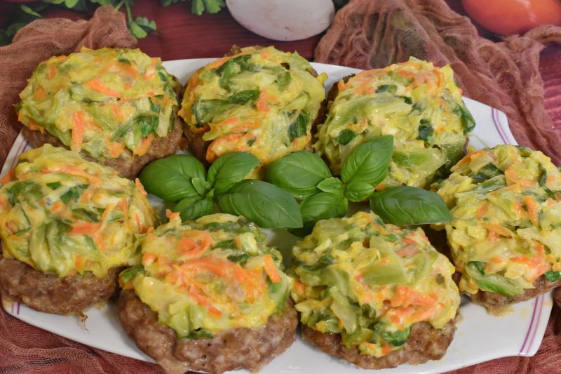 Mielone pod pierzynką z młodej kapusty Mielone pod pierzynką z młodej kapusty