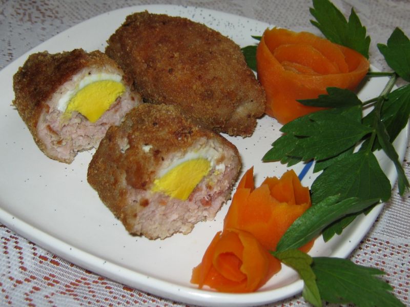 Mielone roladki z jajkiem 