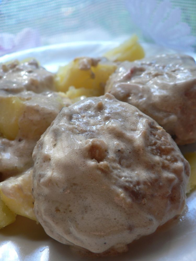 Mielone w sosie borowikowymn  Mielone w sosie borowikowymn