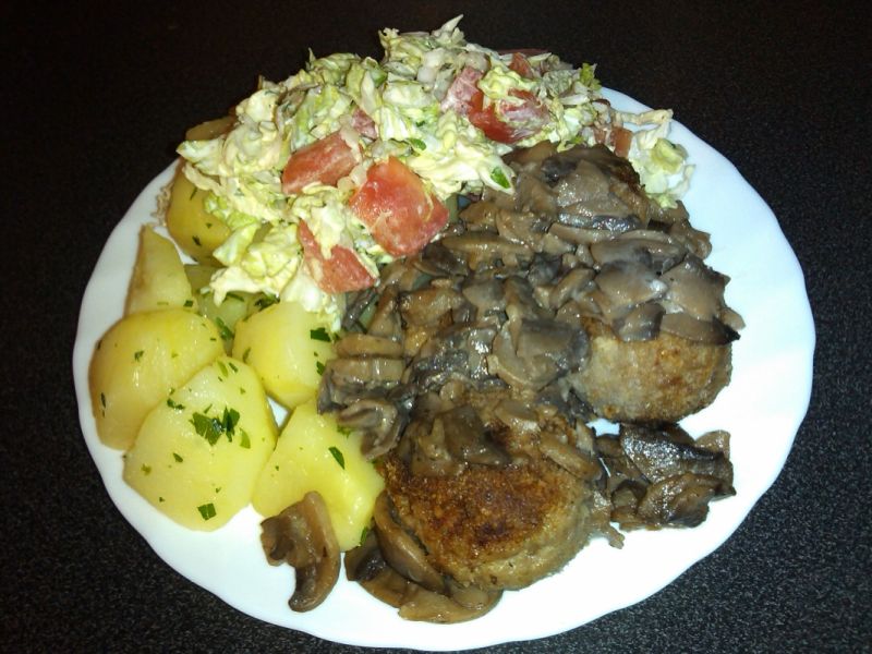 Mielone z duszonymi pieczarkami 