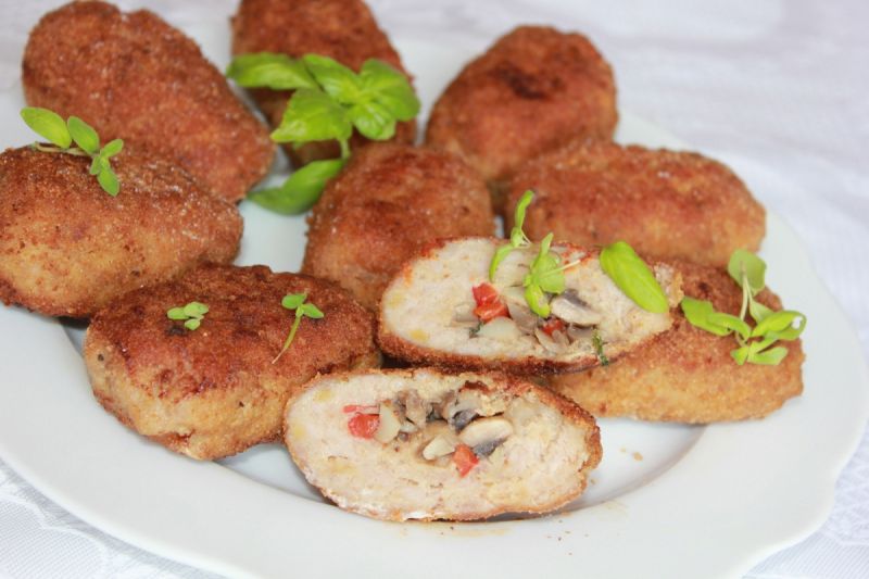 Mielone z farszem paprykowo-pieczarkowym 