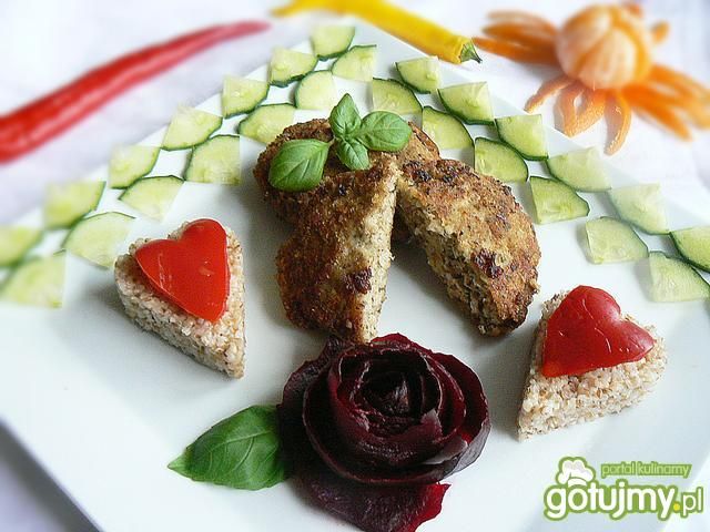 Mielone z kaszą i pieczonym burakiem