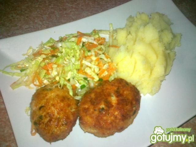 Mielone z kurczaka z zieloną pietruszką