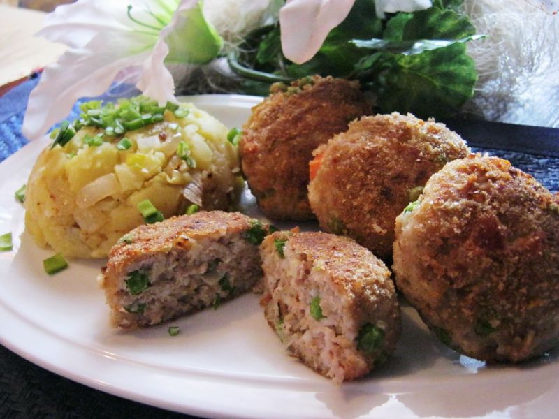 Mielone z ryżem, marchewką i groszkiem