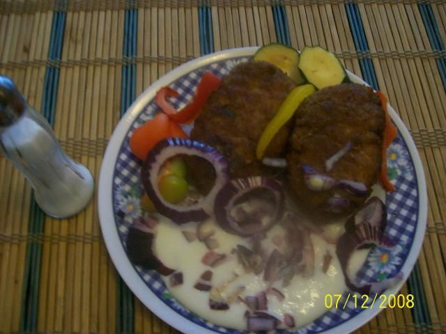 Mielone z sosem jogurtowym Mielone z sosem jogurtowym