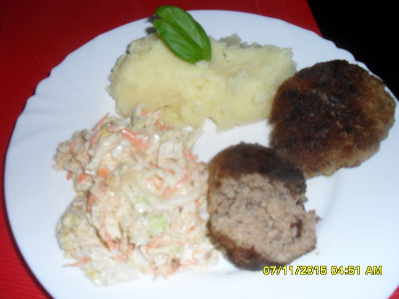 Mielone z surówką Mielone z surówką