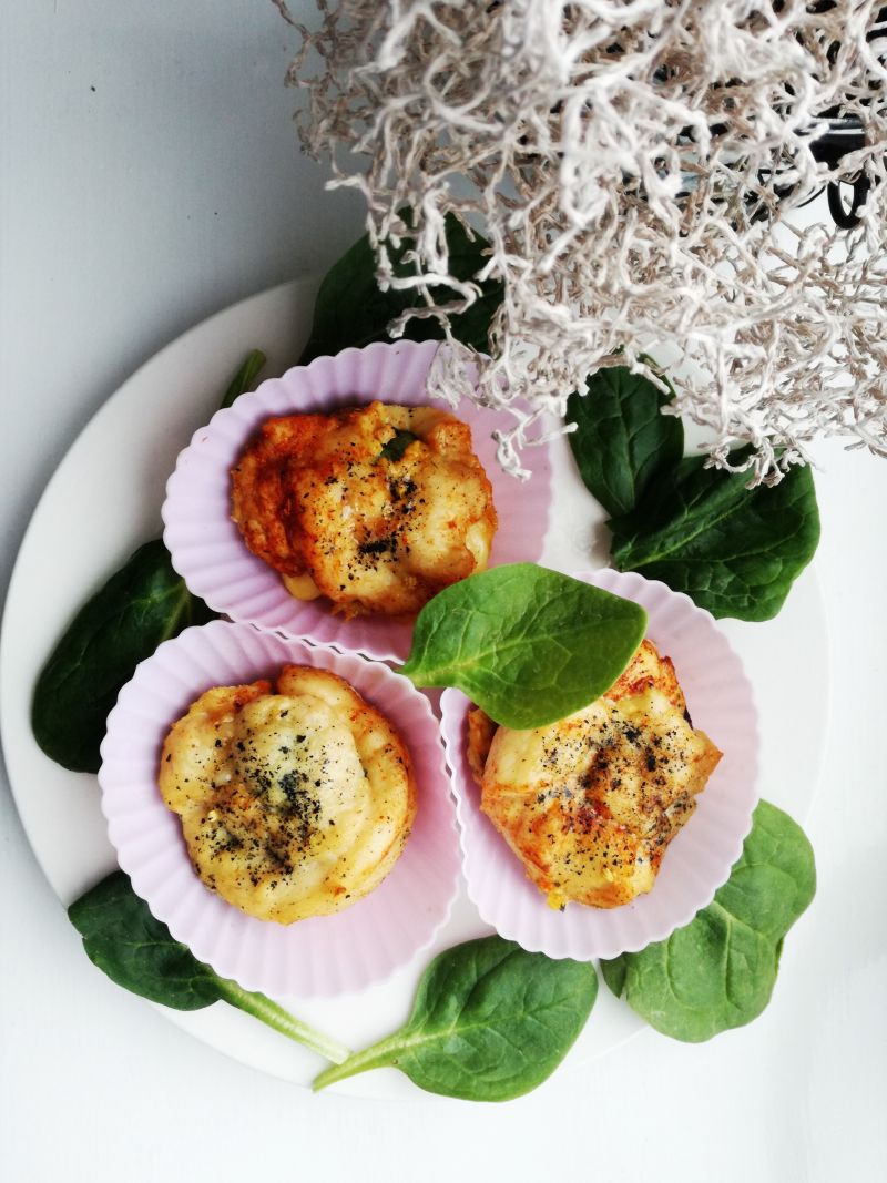 Mięsne babeczki ze szpinakiem Mięsne babeczki ze szpinakiem