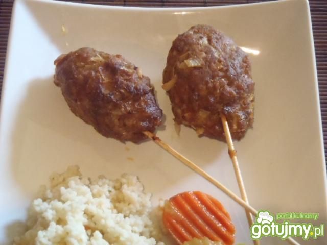 Mięsne kotleciki na patykach Mięsne kotleciki na patykach