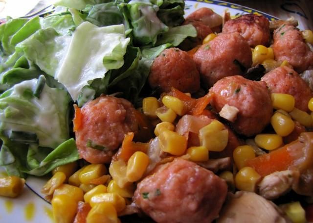 Mięsne kuleczki w kukurydzy Mięsne kuleczki w kukurydzy