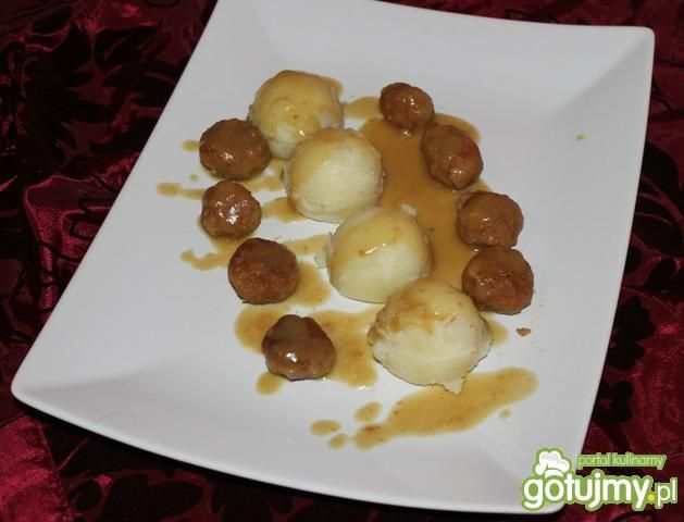 Mięsne kuleczki w sosie  Mięsne kuleczki w sosie