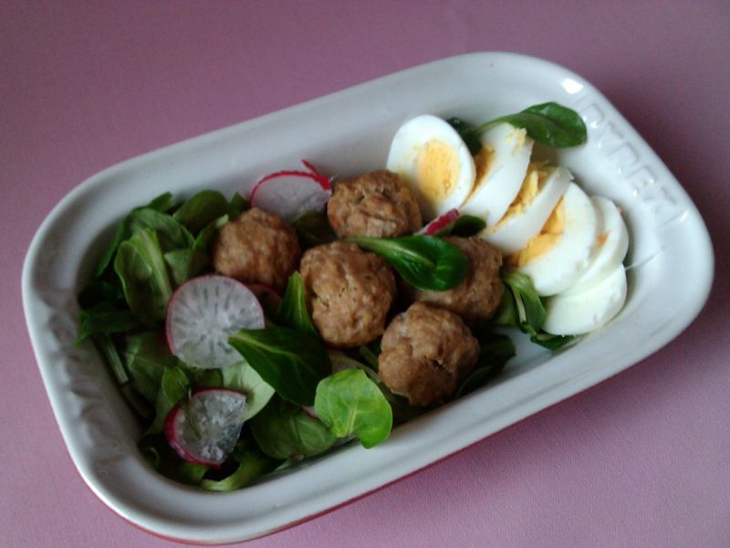 Mięsne kulki z pary na warzywach Mięsne kulki z pary na warzywach