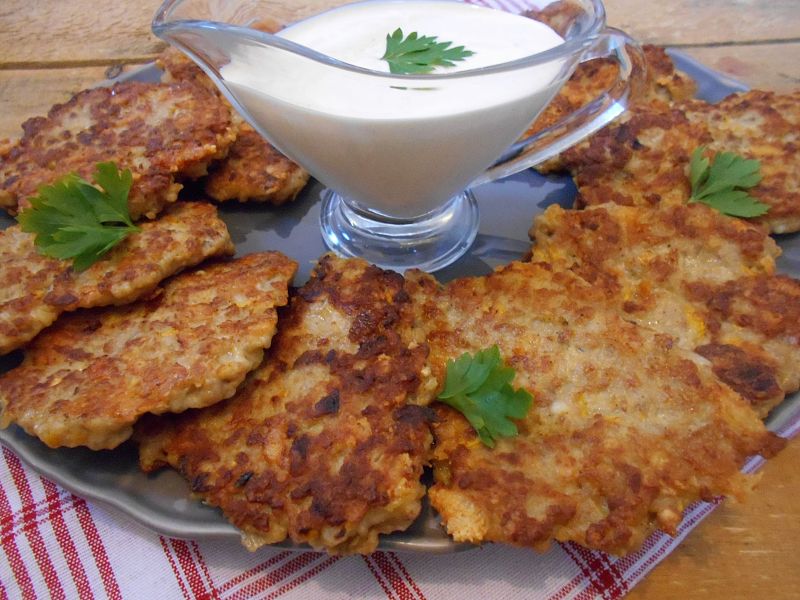 Mięsne placki z cukinią i serem