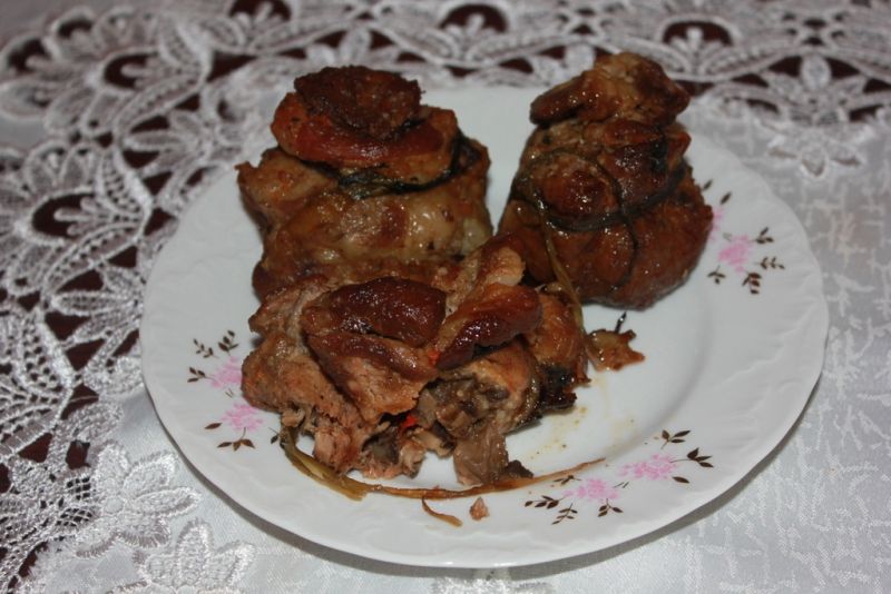 Mięsne sakiewki z farszem  Mięsne sakiewki z farszem