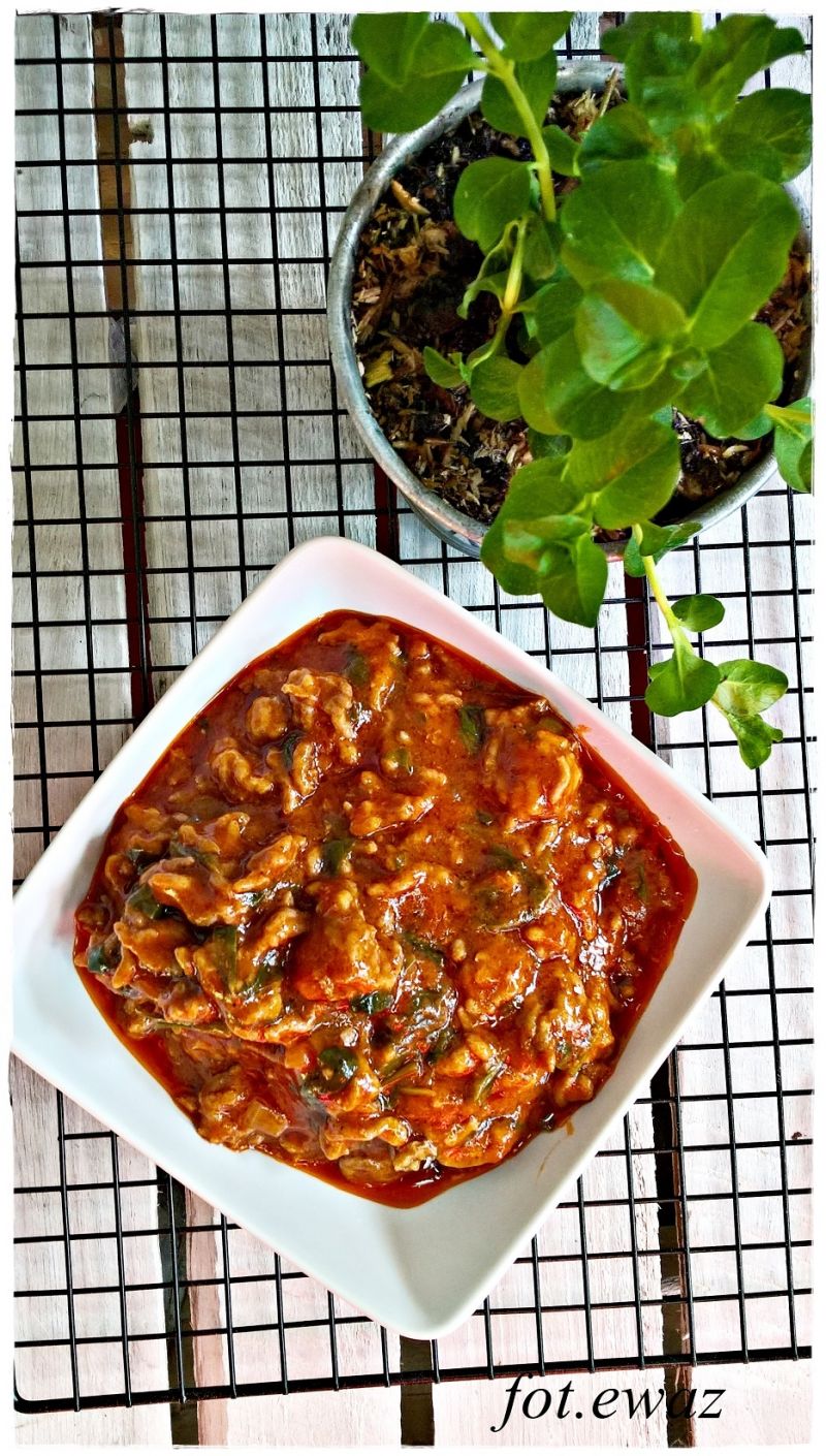 Mięsno - szpinakowy sos do makaronu