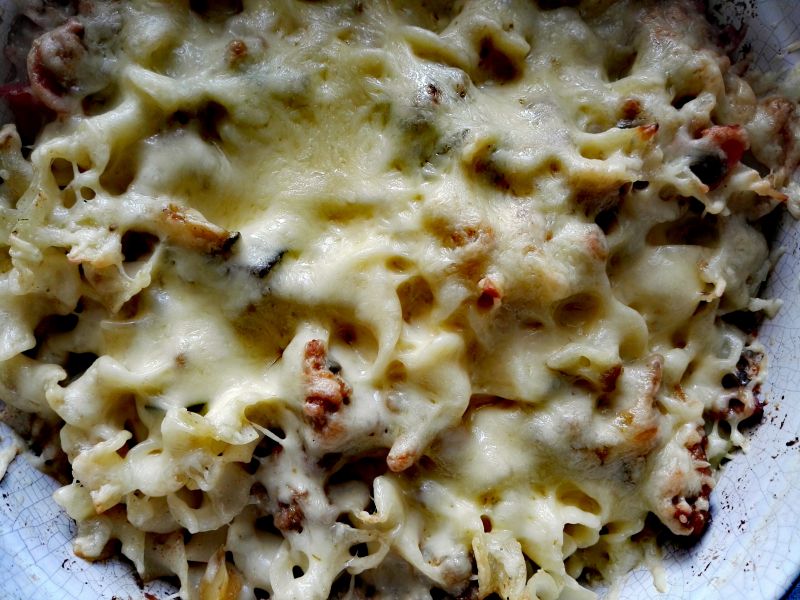 Mięsno-warzywna zapiekanka makaronowa