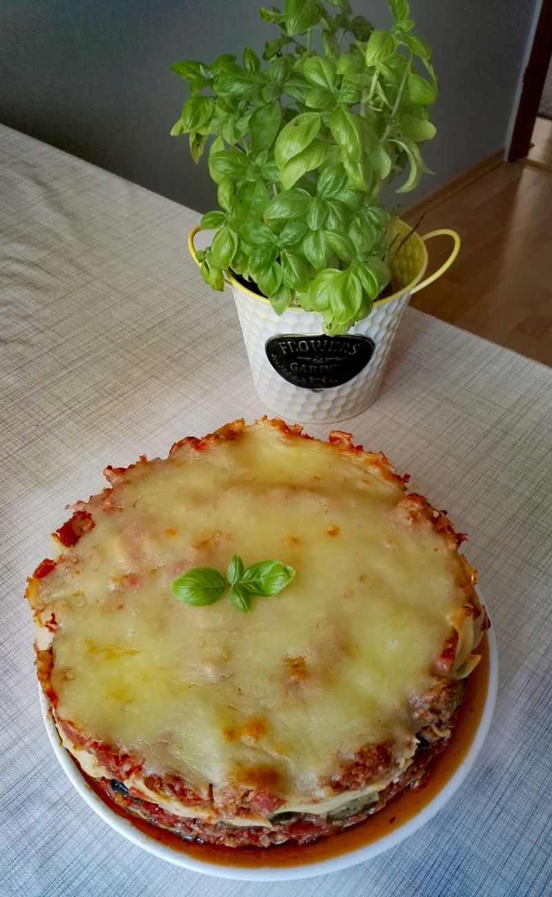 Mięsny tort z cukinią