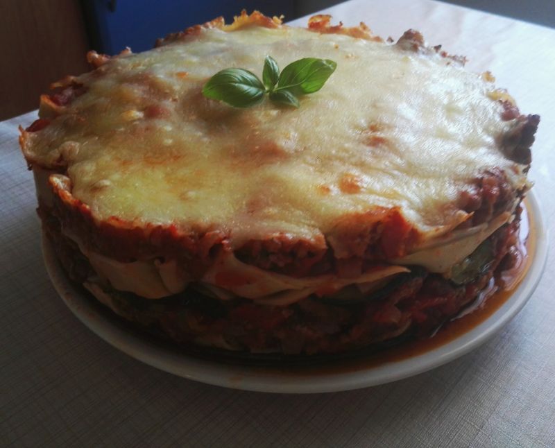 Mięsny tort z cukinią