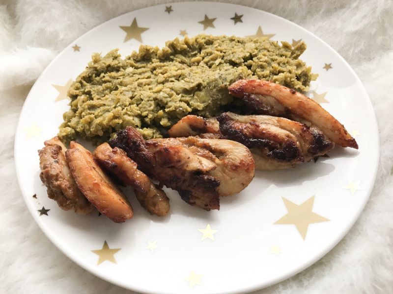 Mięso gyros na groszkowym puree