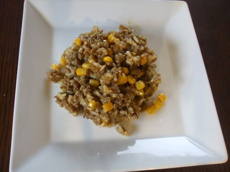 Mięso mielone z ryżem i kukurydzą na ostro Mięso mielone z ryżem i kukurydzą na ostro