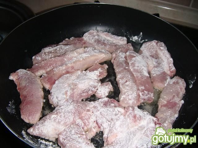 Mięso w sosie z kminkiem