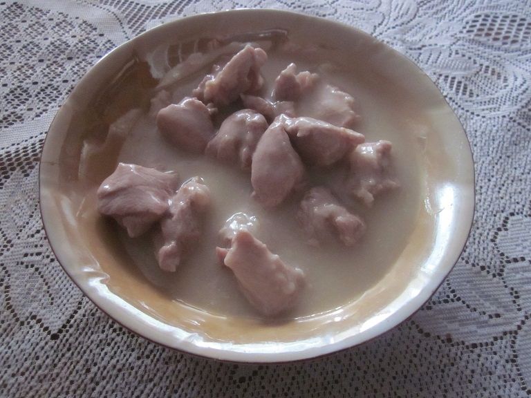 Mięso  wieprzowe w sosie czosnkowym Mięso  wieprzowe w sosie czosnkowym