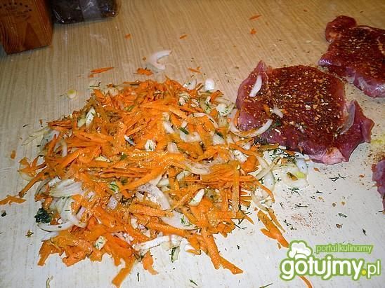 Mięso wieprzowe zapiekane z warzywami