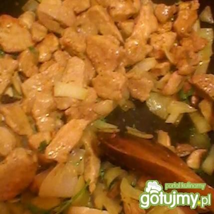 Mięso z cebulą i pietruszką