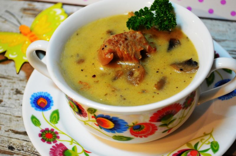 Mięso z indyka w delikatnym sosie