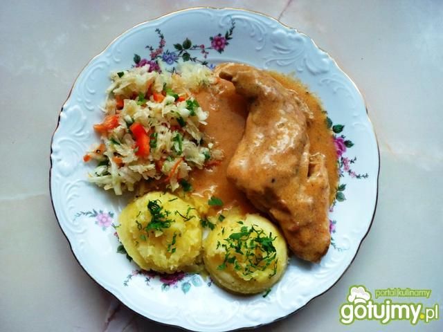 Mięso z królika w sosie Mięso z królika w sosie