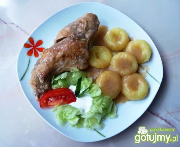 Mieso z królika w szarym sosie