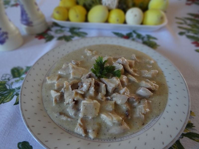 Mięso z kurczaka w chrzanowym sosie