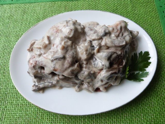 Mięso z kurczaka w grzybowym sosie Mięso z kurczaka w grzybowym sosie