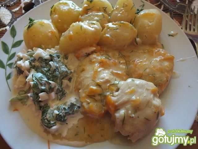 Mięso z kurczaka z sosem