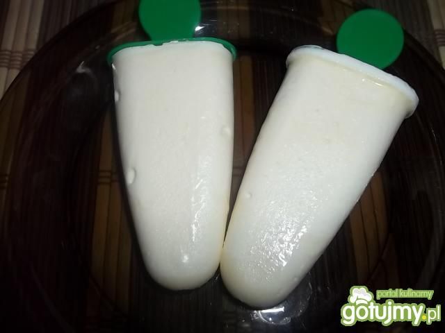 Miętowe lody z białą czekoladą