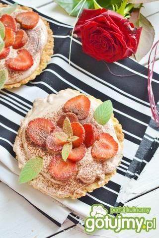 Miętowe tarteletki z musem czekoladowym Miętowe tarteletki z musem czekoladowym